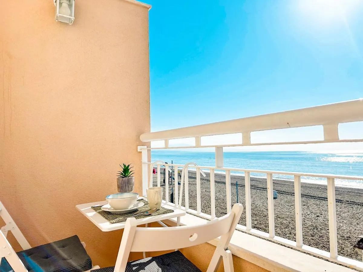 Apartment On The 1St Line Of The Sabinillas Beach With Sea Views San Luis de Sabinillas
